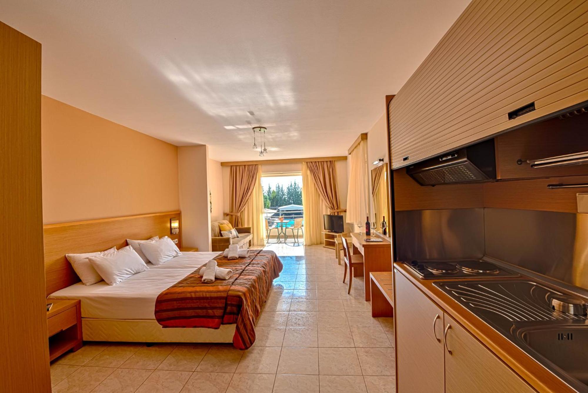 Anilio Plaza Aparthotel Zaháro Szoba fotó